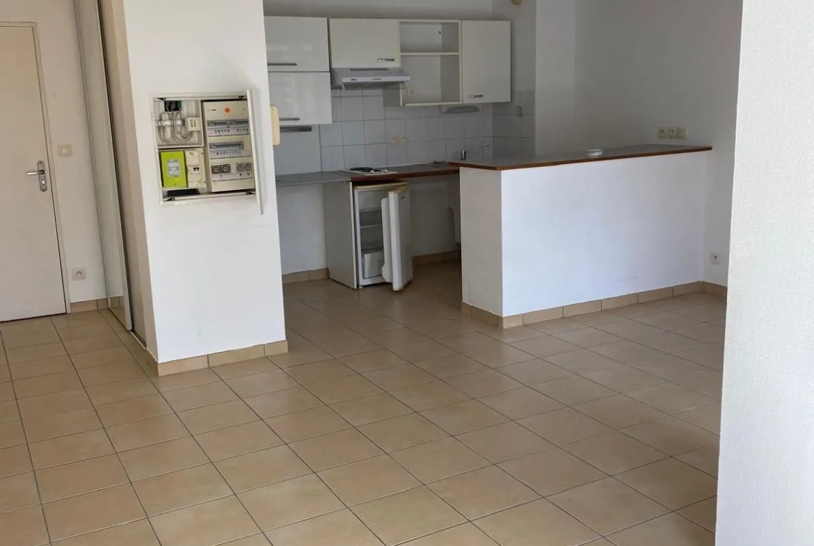 Appartement T2 à Bordeaux - Résidence récente avec parking et loggia 
