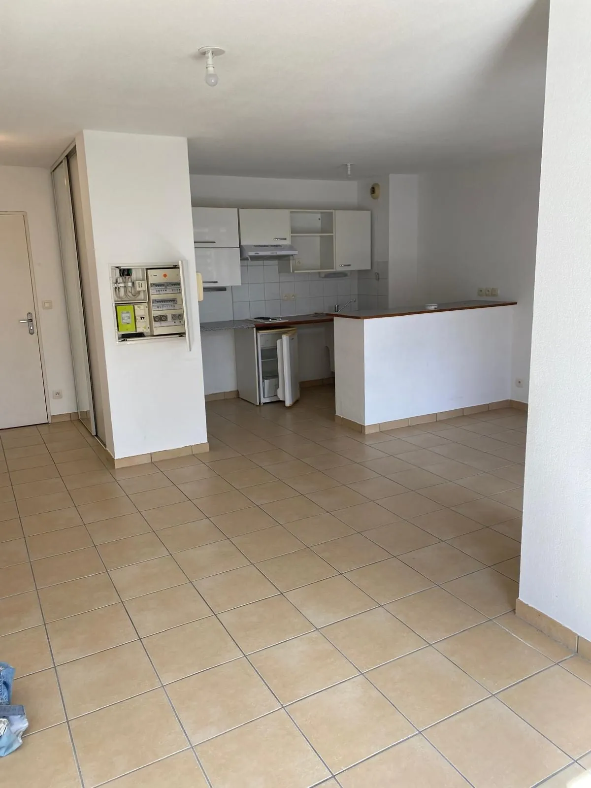 Appartement T2 à Bordeaux - Résidence récente avec parking et loggia 