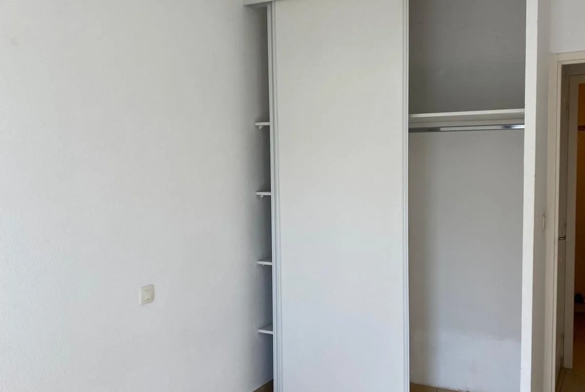 Appartement T2 à Bordeaux - Résidence récente avec parking et loggia 