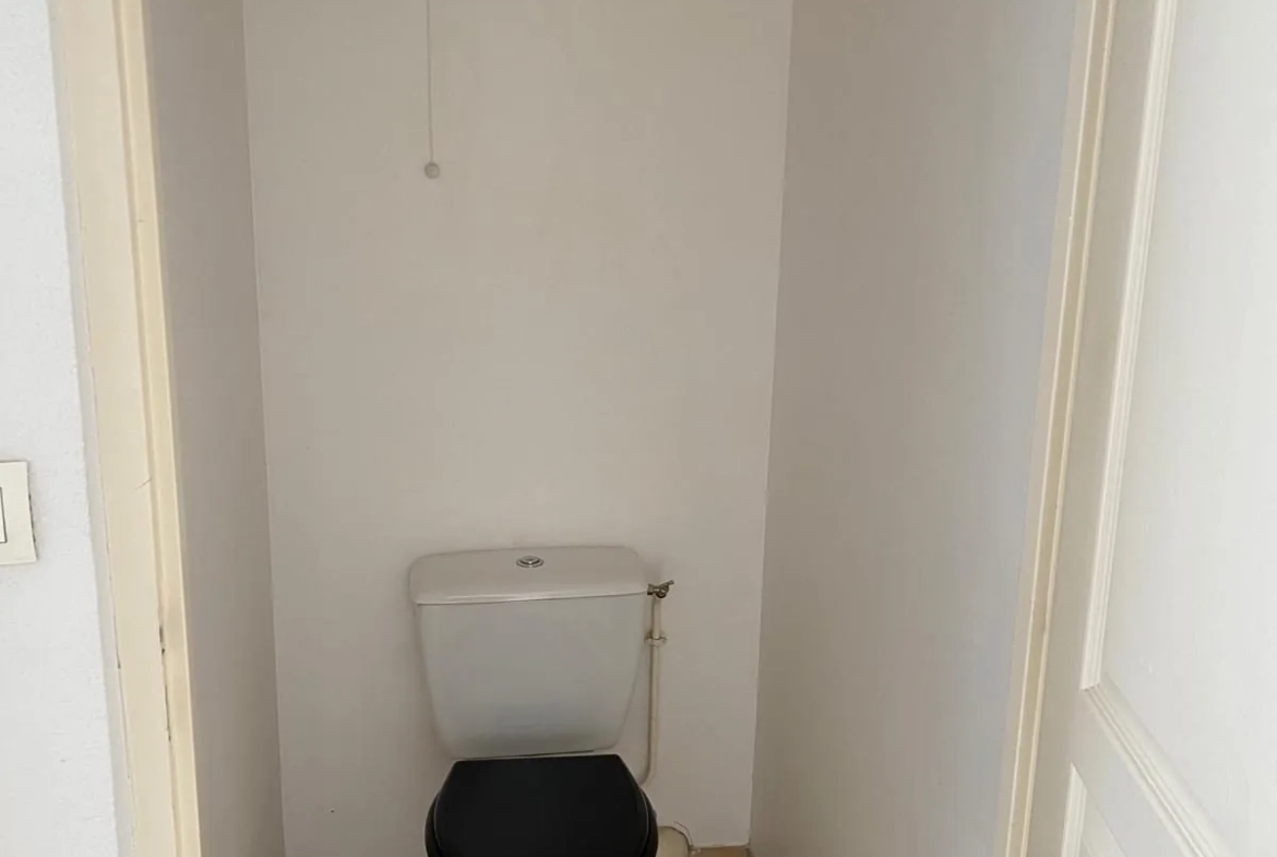 Appartement T2 à Bordeaux - Résidence récente avec parking et loggia 