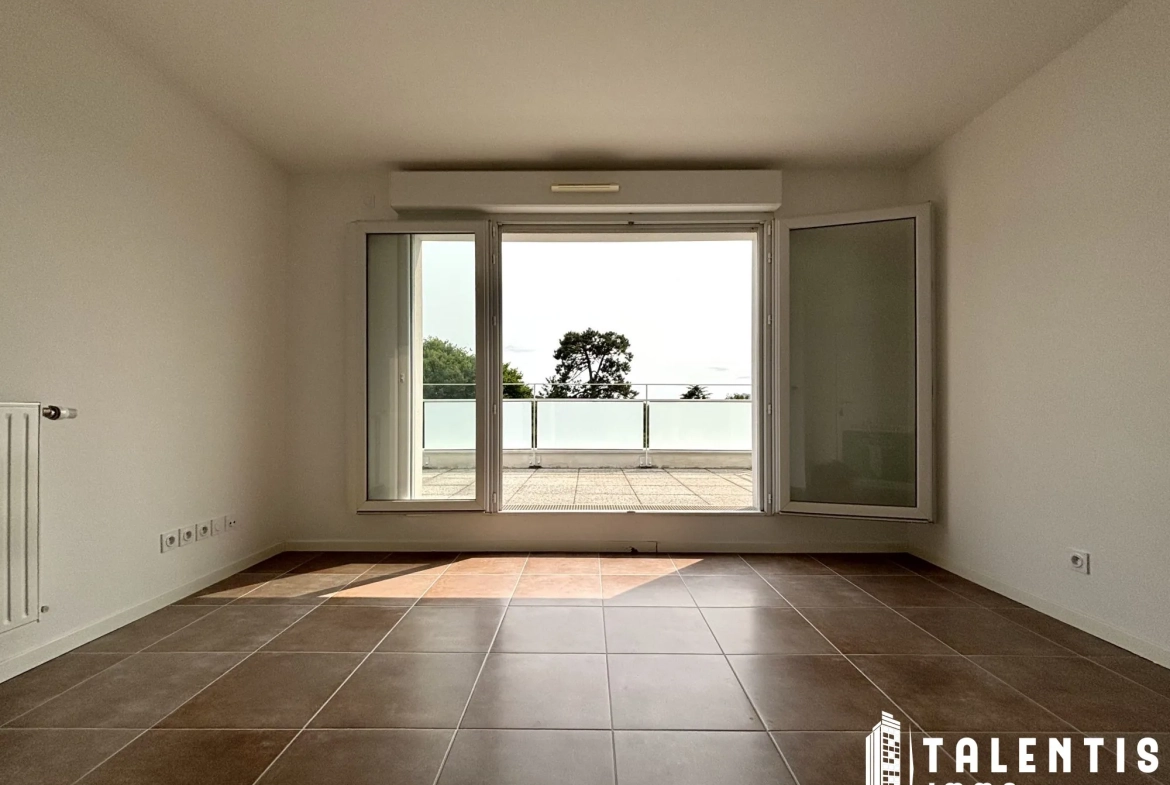 Appartement 2 pièces avec terrasse et parking à Nantes Eraguère 