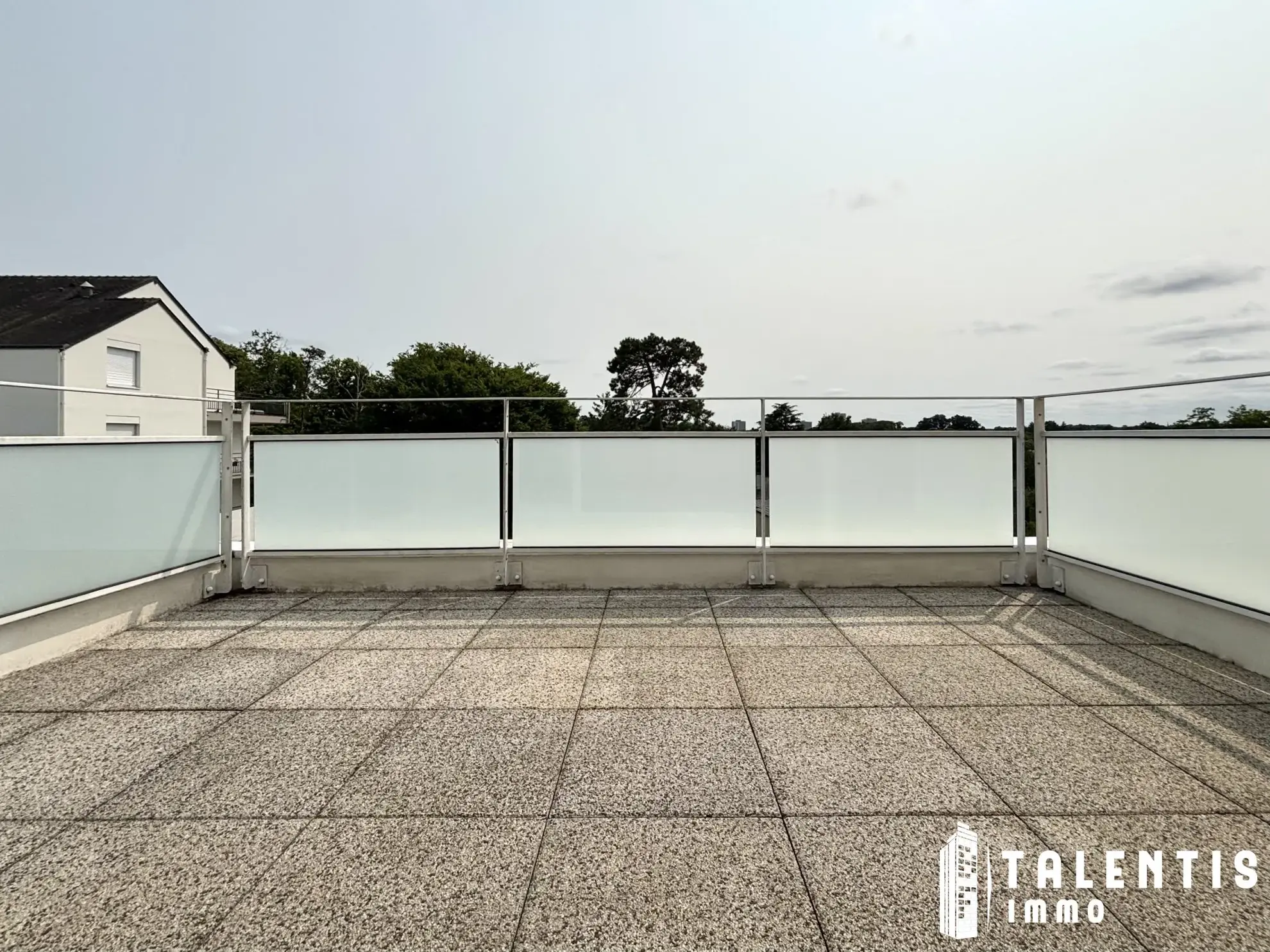 Appartement 2 pièces avec terrasse et parking à Nantes Eraguère 