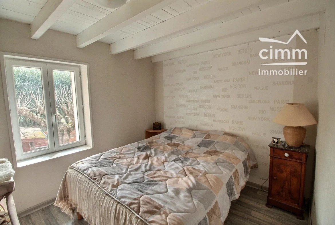 Maison à vendre à Beaufort - 94 m² avec dépendances et terrain arboré 