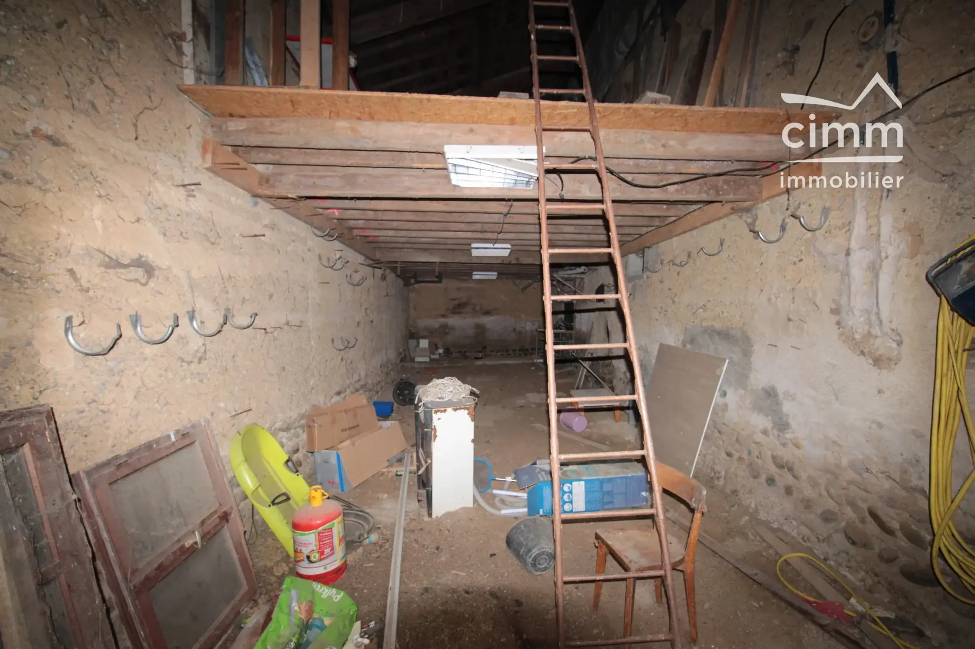 Maison à vendre à Beaufort - 94 m² avec dépendances et terrain arboré 