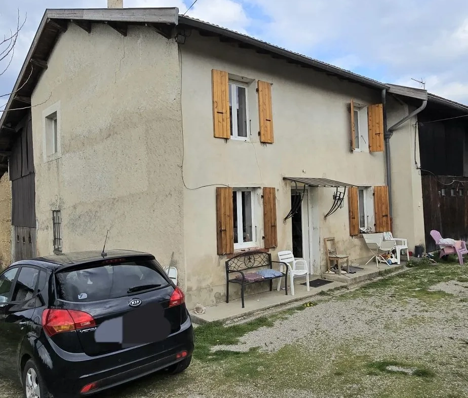 Maison à vendre à Beaufort - 94 m² avec dépendances et terrain arboré 