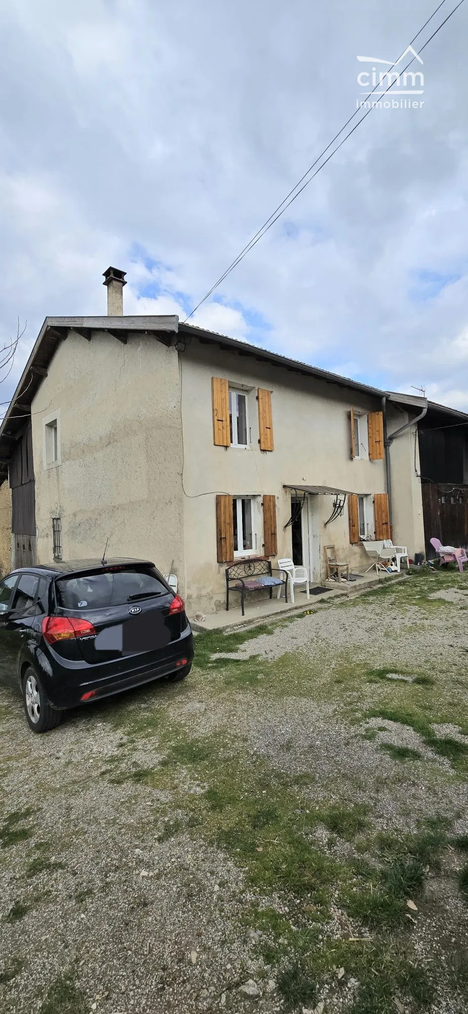 Maison à vendre à Beaufort - 94 m² avec dépendances et terrain arboré 