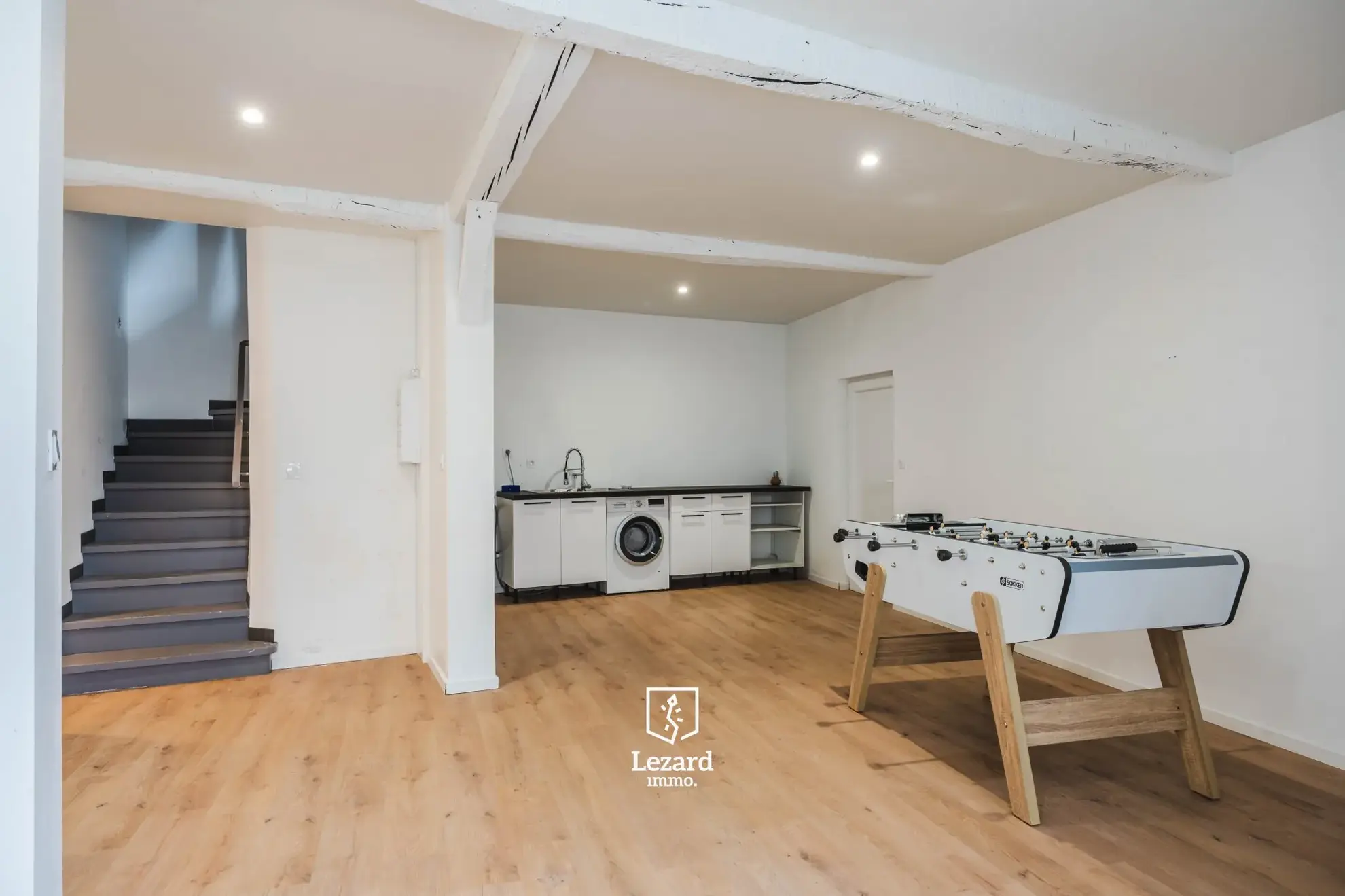 Maison de ville rénovée avec terrasse et garage à Castelnaudary 
