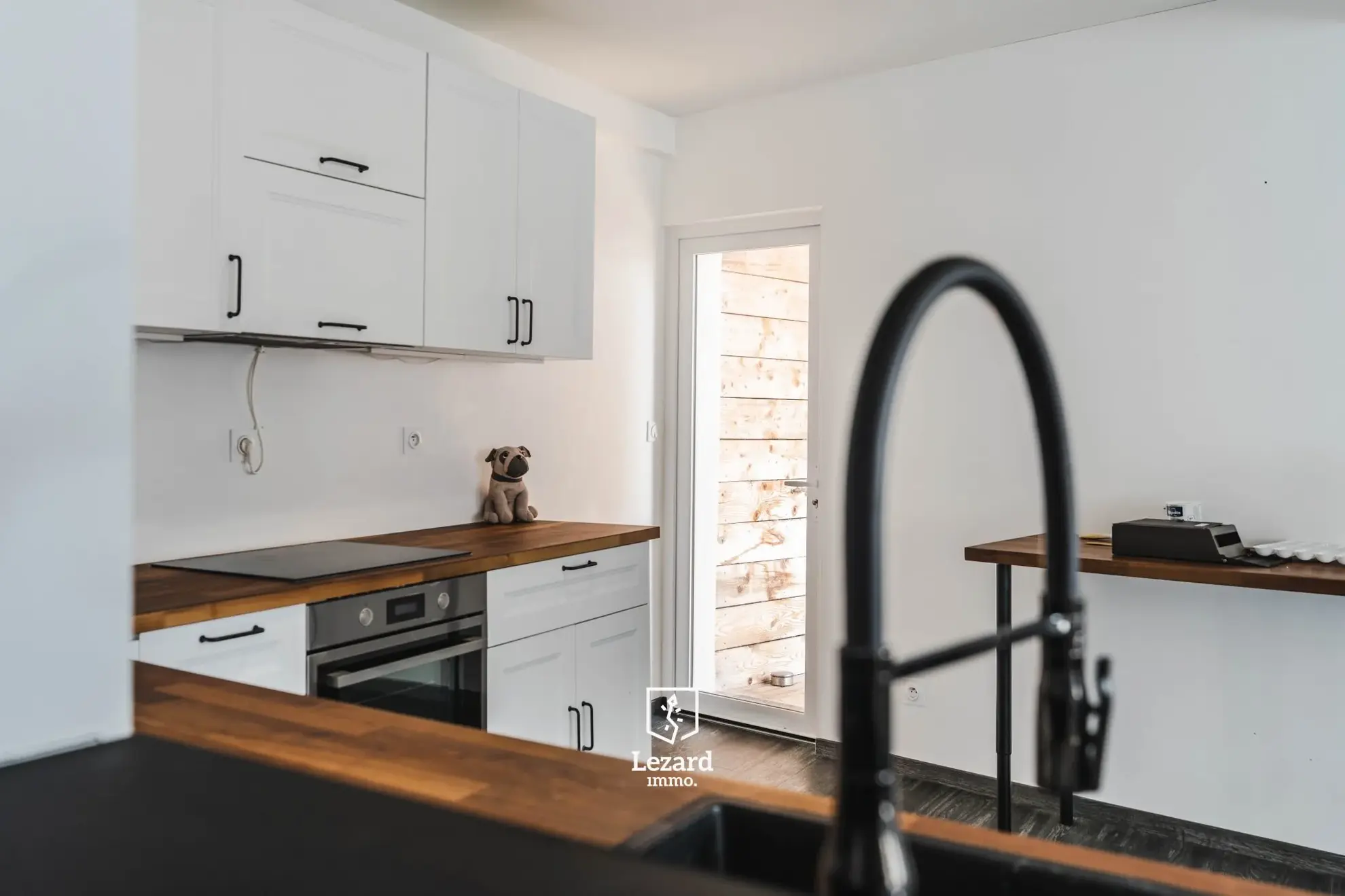 Maison de ville rénovée avec terrasse et garage à Castelnaudary 