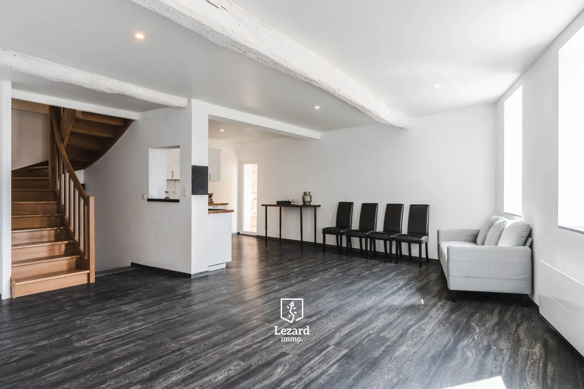Maison de ville rénovée avec terrasse et garage à Castelnaudary 