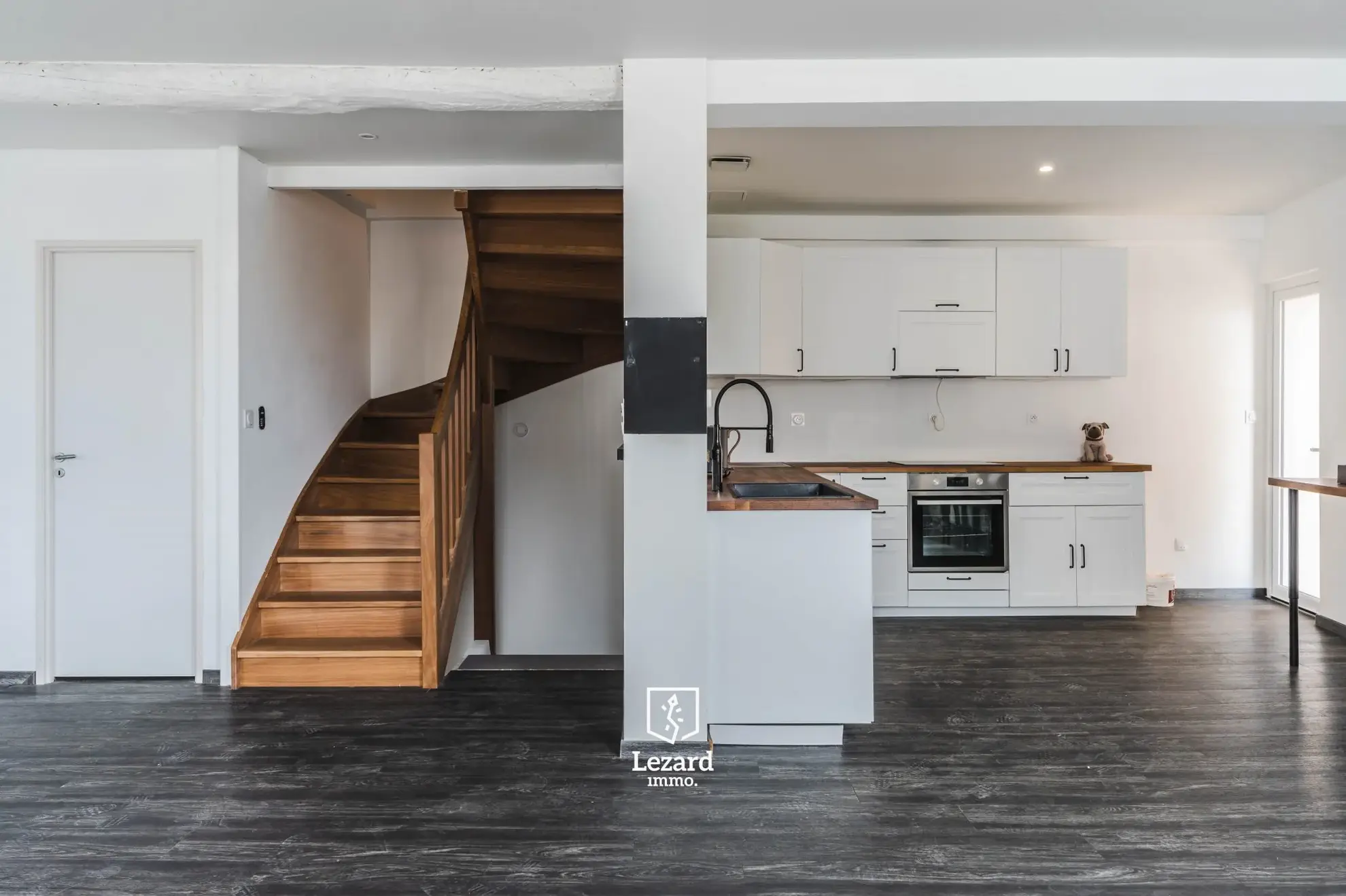 Maison de ville rénovée avec terrasse et garage à Castelnaudary 