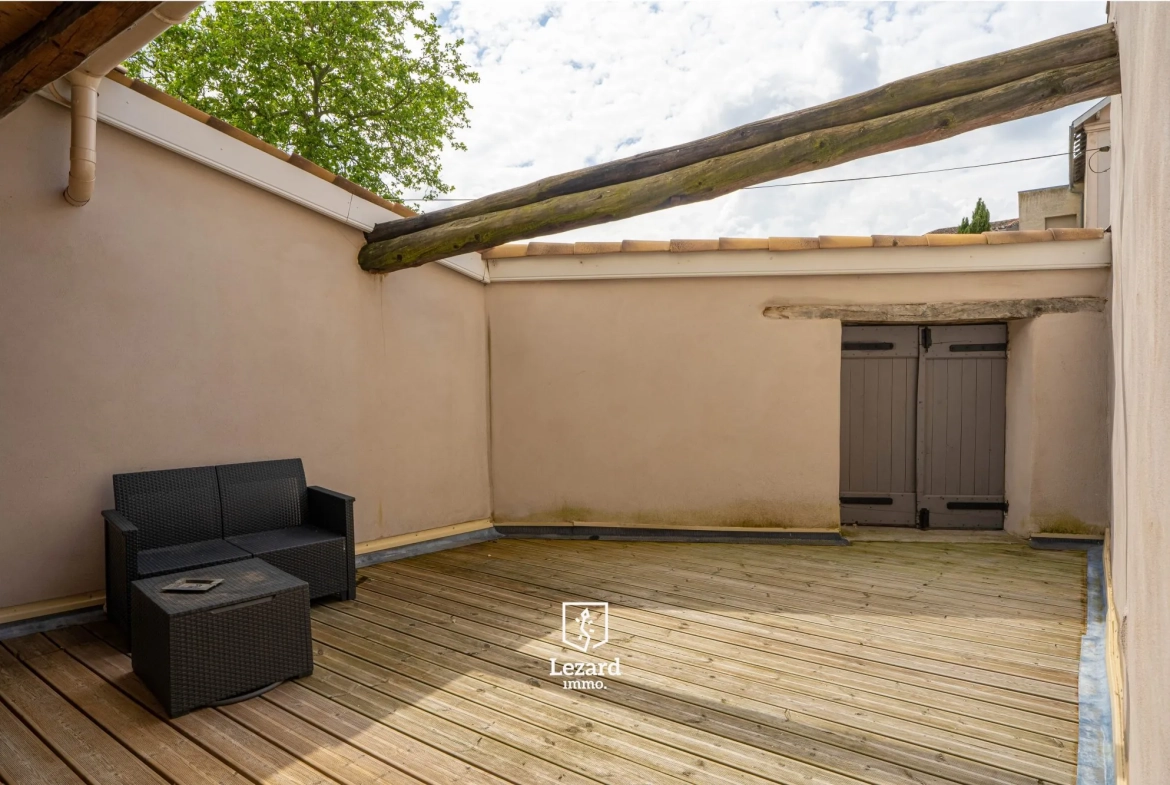 Maison de ville rénovée avec terrasse et garage à Castelnaudary 