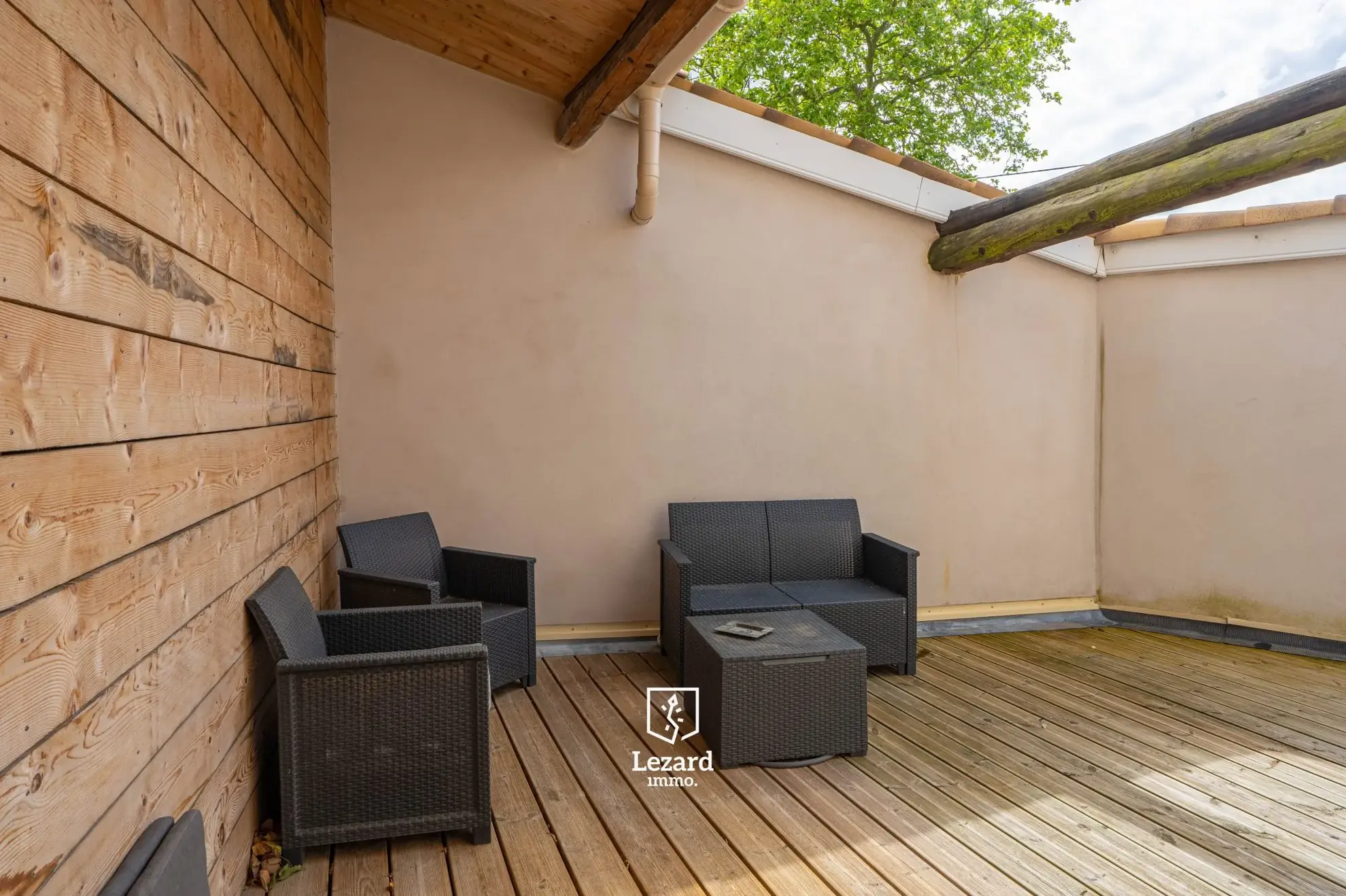 Maison de ville rénovée avec terrasse et garage à Castelnaudary 