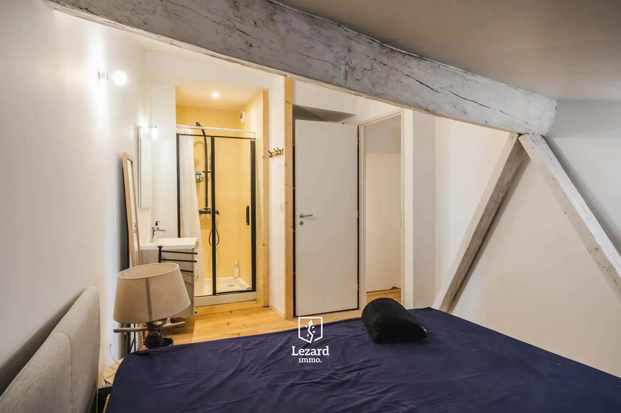 Maison de ville rénovée avec terrasse et garage à Castelnaudary 
