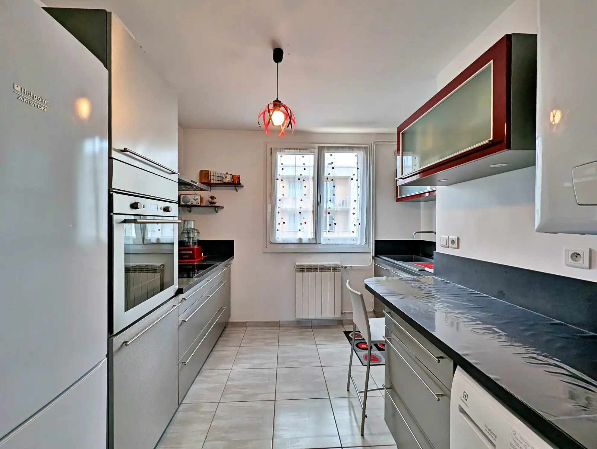 Cuisine Appartement T3 de 63 m² à Valence avec balcon, cave et garage 