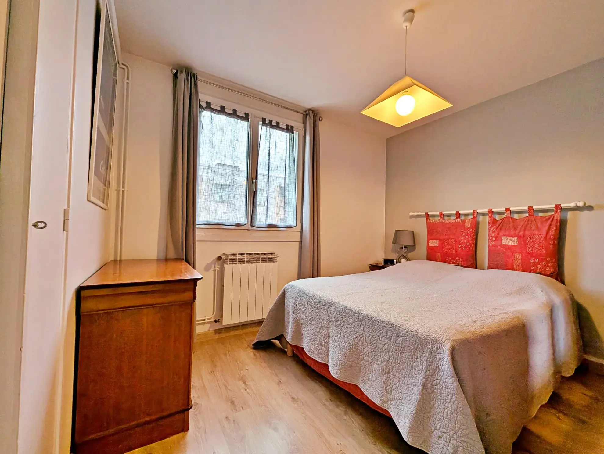 Chambre avec placard Appartement T3 de 63 m² à Valence avec balcon, cave et garage 