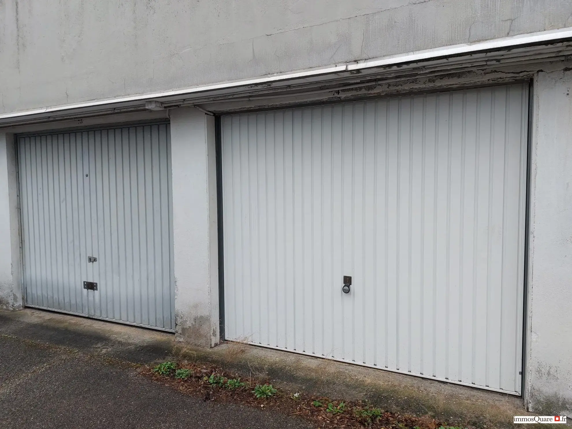 Garage en surface sécurisé à vendre à Grenoble - Protection et praticité 