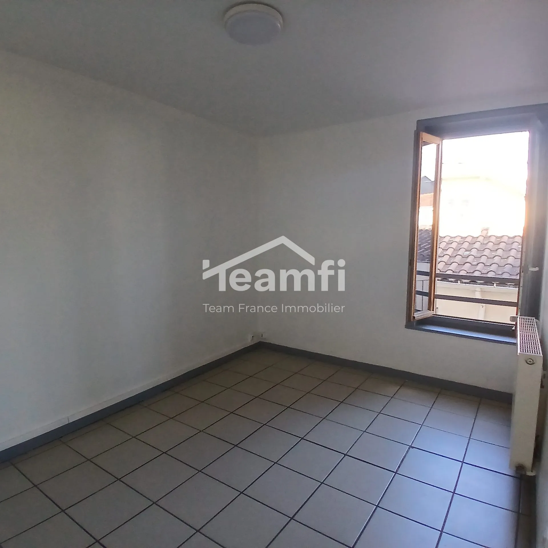 Appartement T3 de 56 m² avec balcon à Roanne – Investissement locatif idéal 