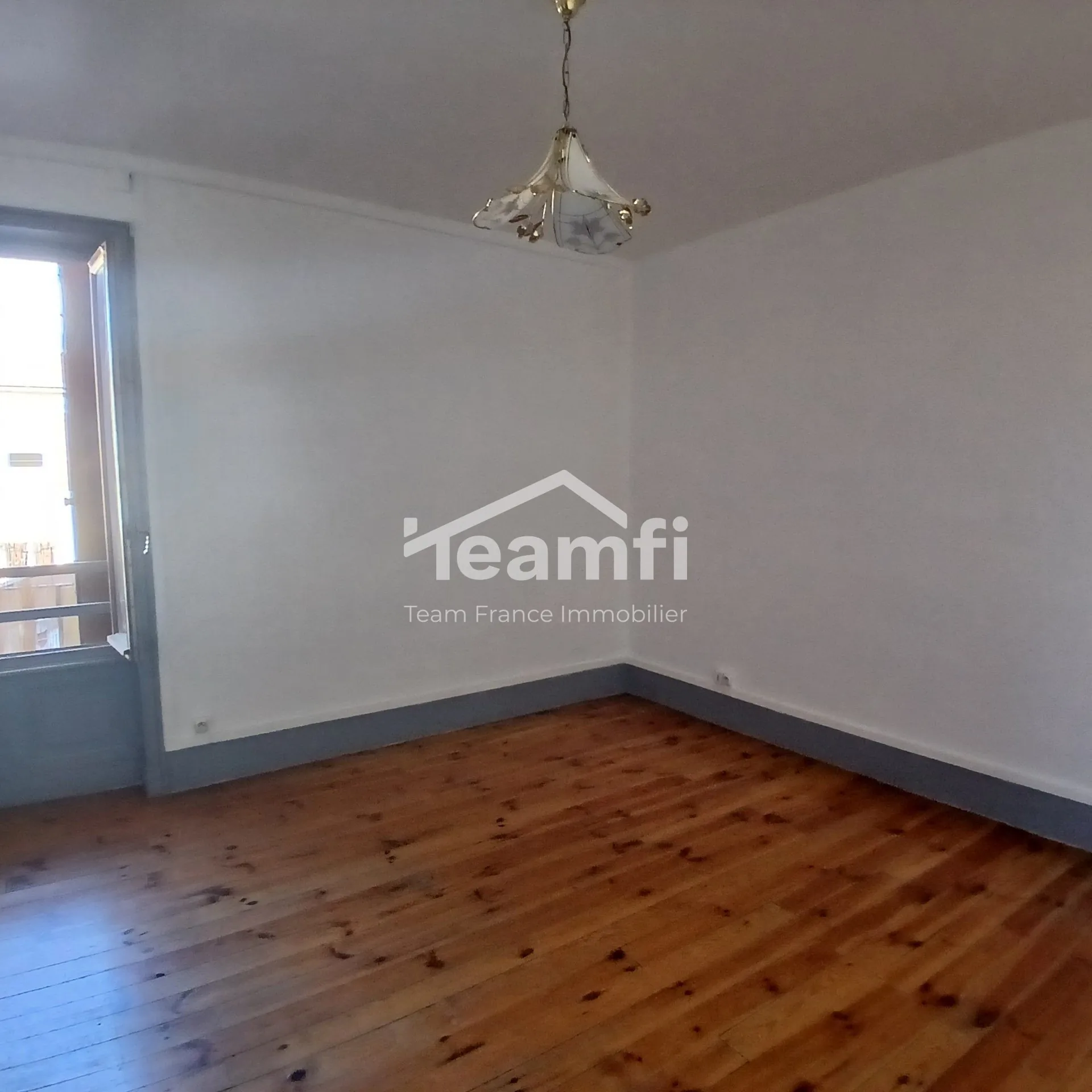 Appartement T3 de 56 m² avec balcon à Roanne – Investissement locatif idéal 