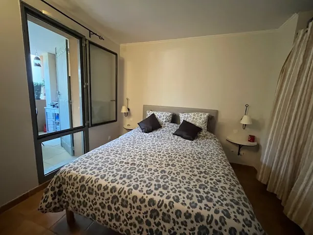 Appartement T2 à Saumane-de-Vaucluse avec terrasse et vues sur la pinède 