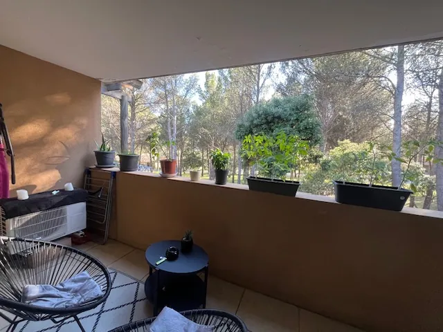 Appartement T2 à Saumane-de-Vaucluse avec terrasse et vues sur la pinède 