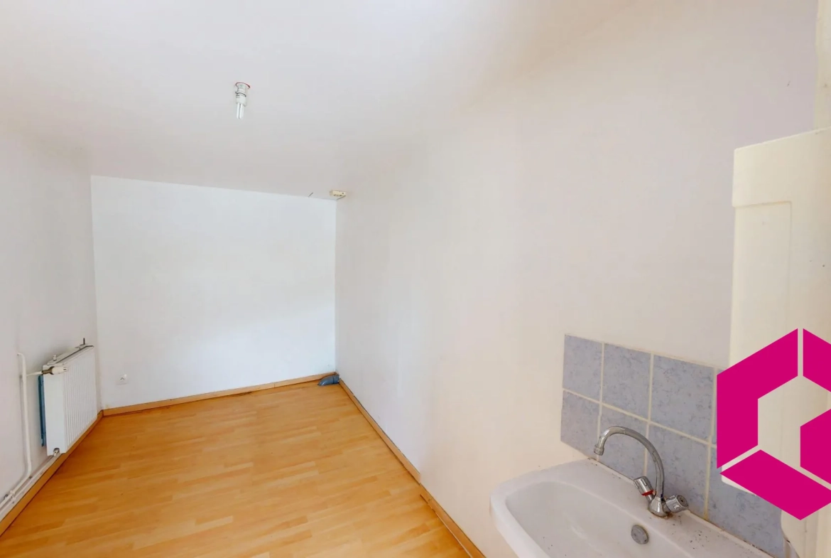 Maison à vendre à Unieux de 98 m² avec 3 chambres et balcon 