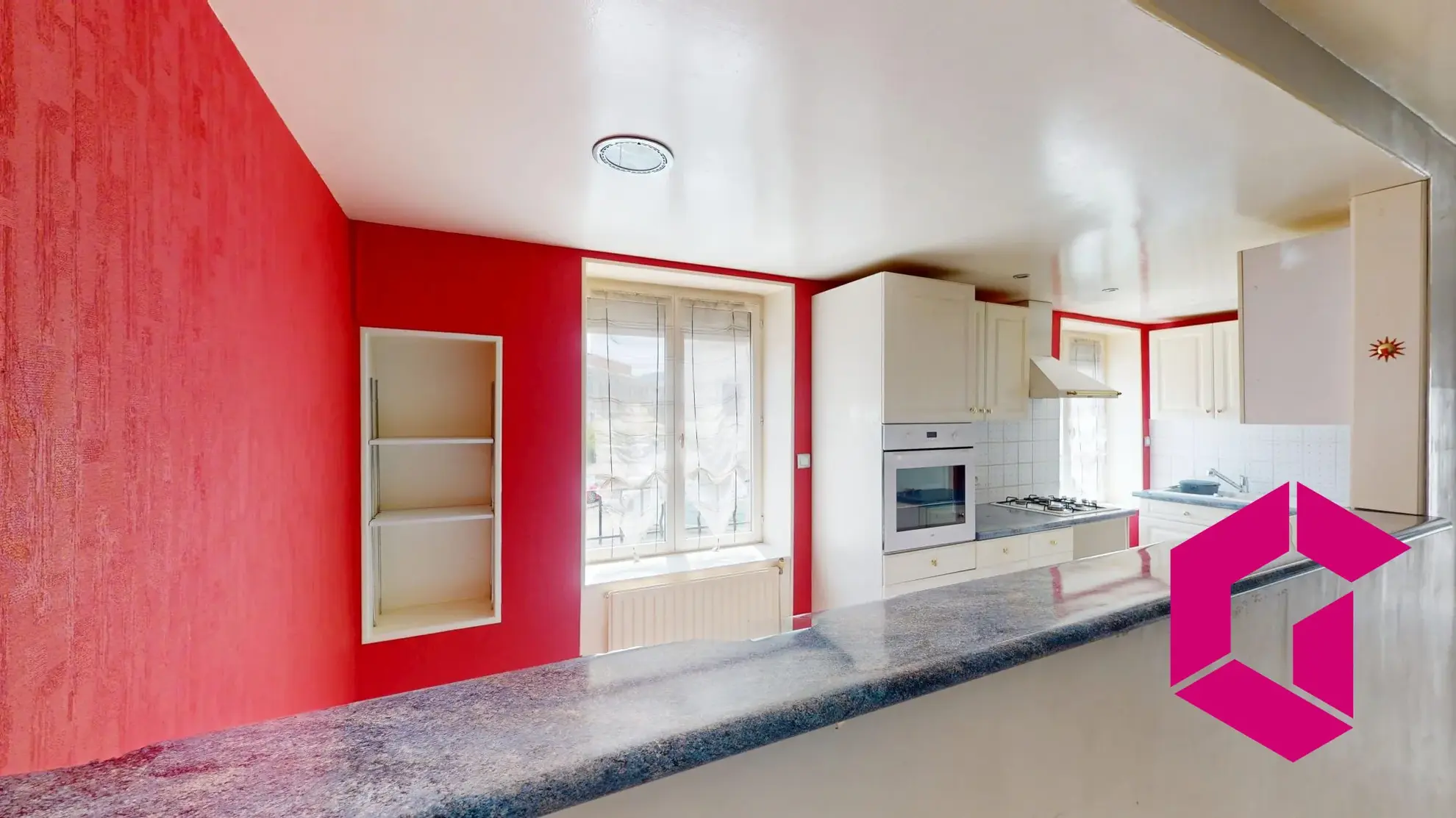 Maison à vendre à Unieux de 98 m² avec 3 chambres et balcon 