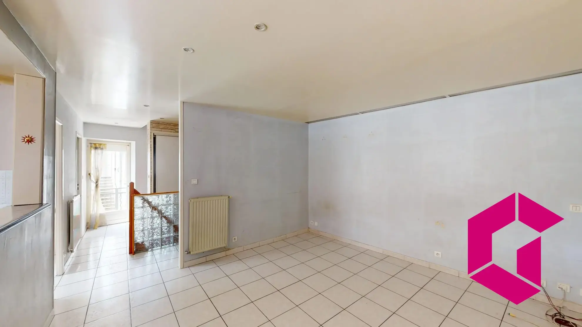 Maison à vendre à Unieux de 98 m² avec 3 chambres et balcon 