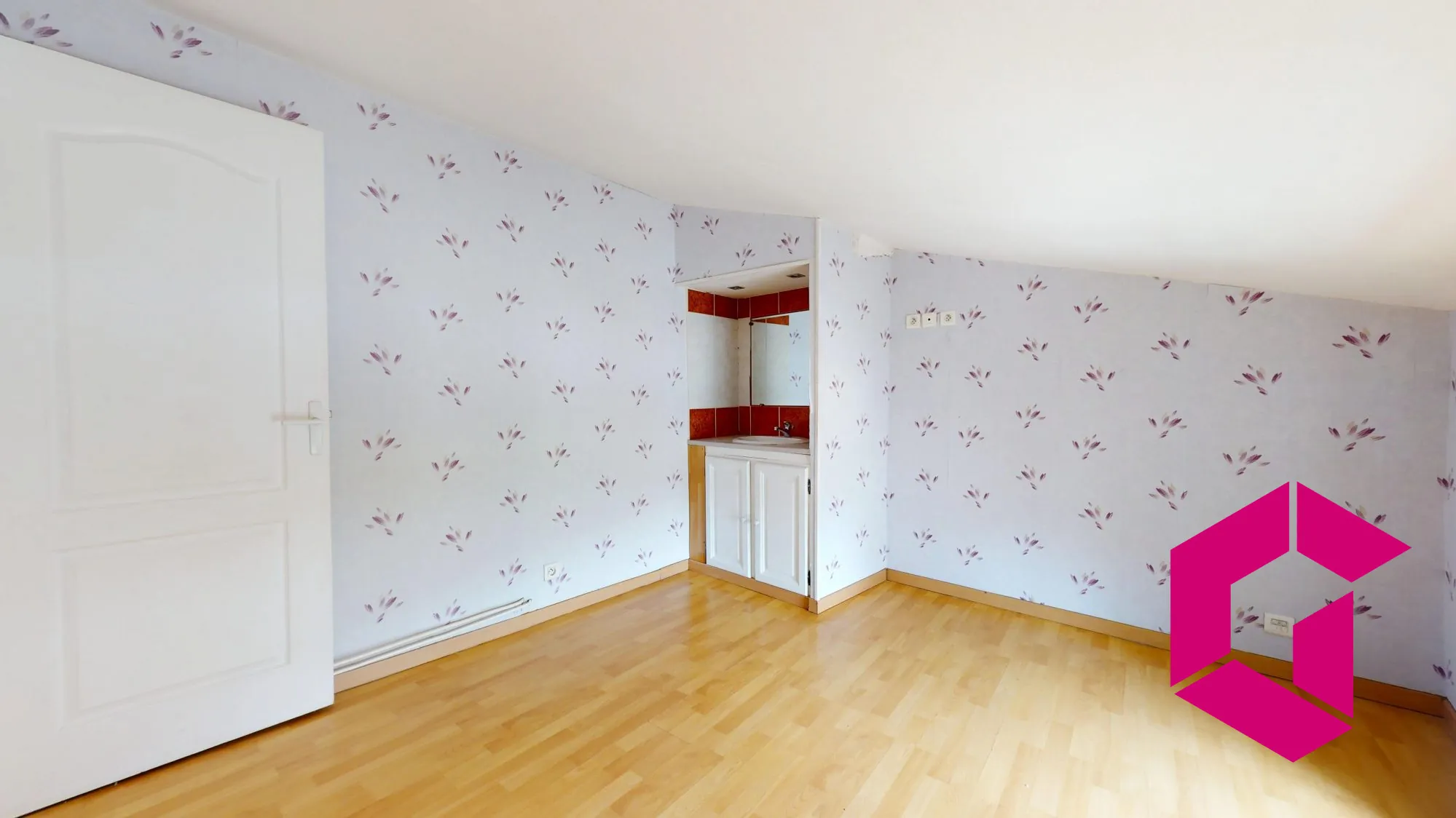Maison à vendre à Unieux de 98 m² avec 3 chambres et balcon 