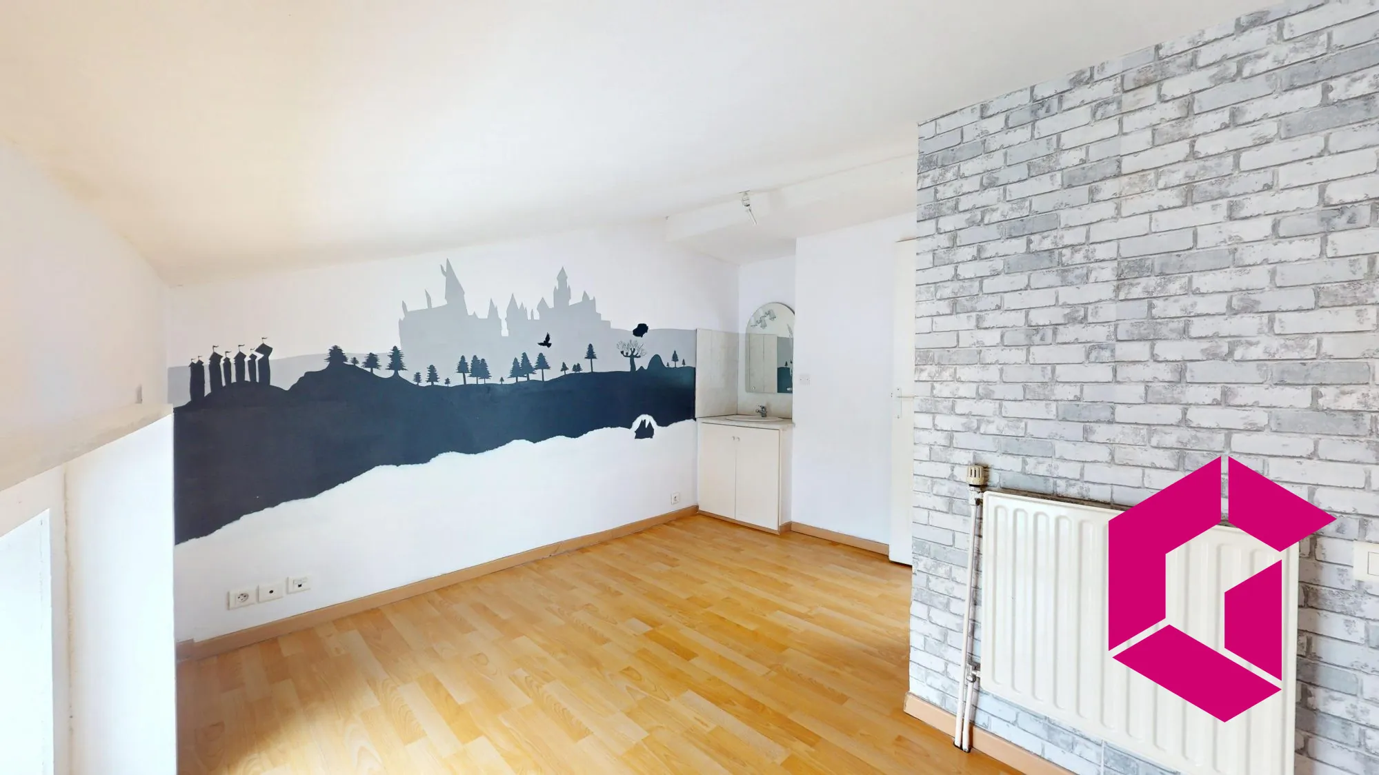 Maison à vendre à Unieux de 98 m² avec 3 chambres et balcon 