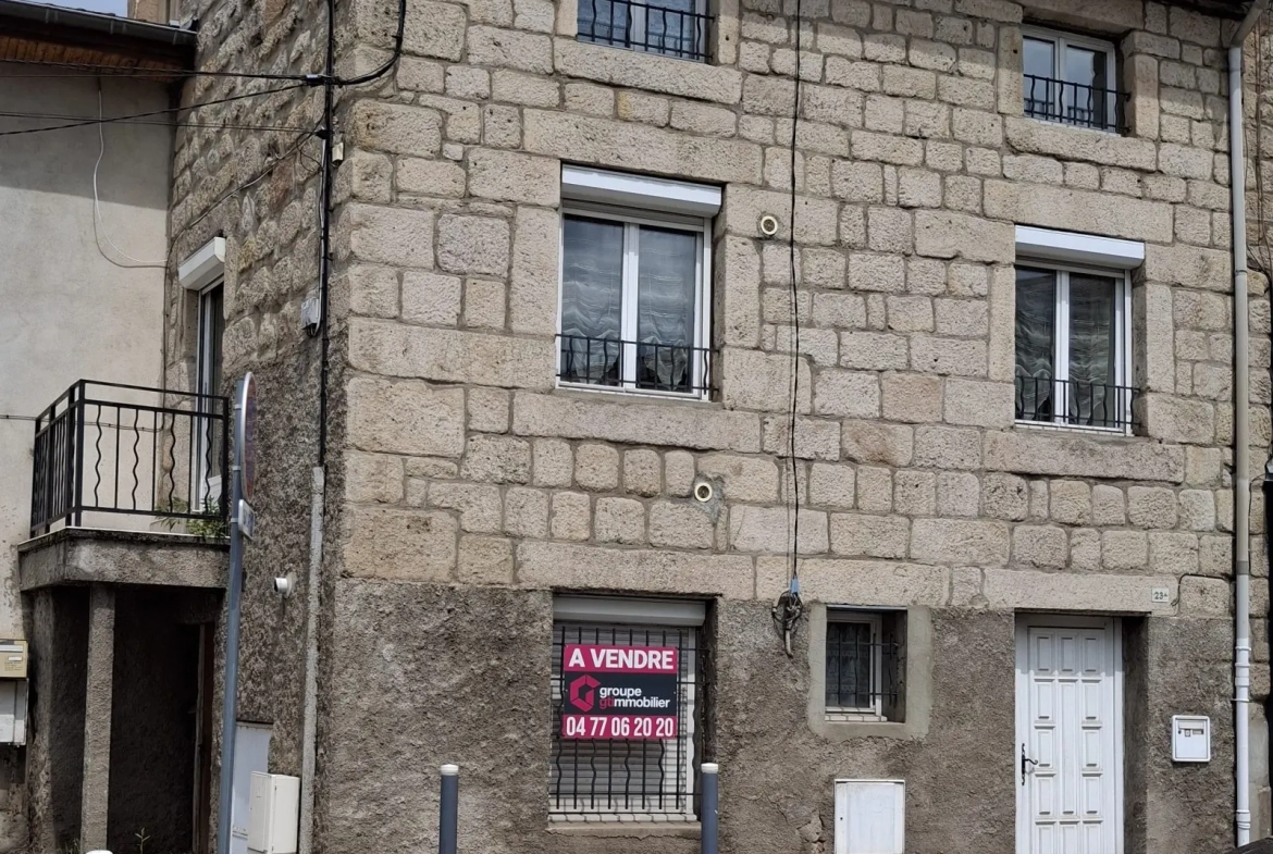 Maison à vendre à Unieux de 98 m² avec 3 chambres et balcon 