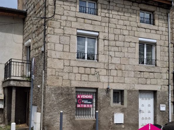 Maison à vendre à Unieux de 98 m² avec 3 chambres et balcon