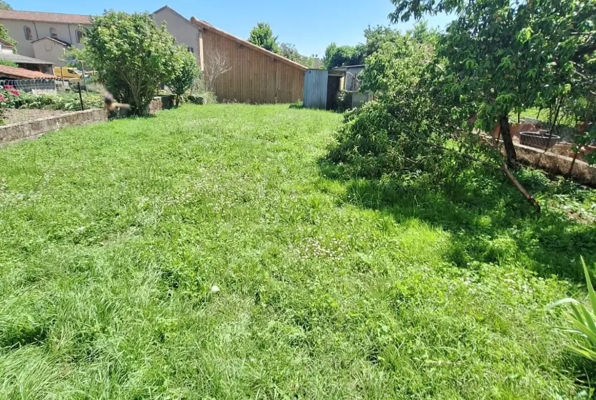 Maison à vendre à Masseube avec jardin ensoleillé et 3 chambres 