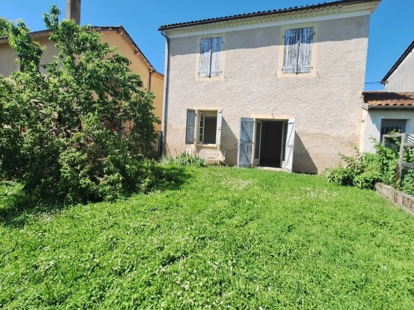 Maison à vendre à Masseube avec jardin ensoleillé et 3 chambres