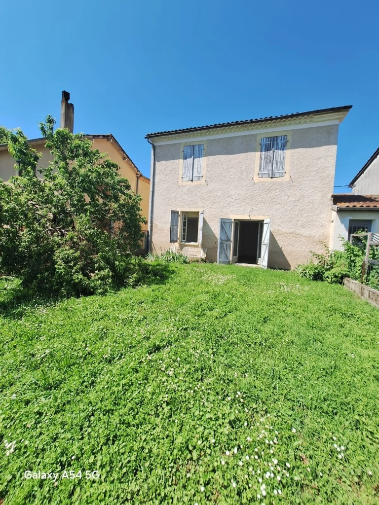 Maison à vendre à Masseube avec jardin ensoleillé et 3 chambres