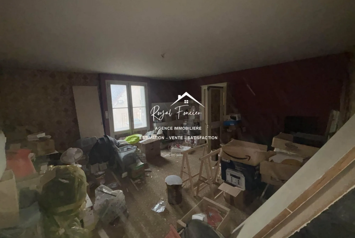 RDC de l'immeuble Ensemble immobilier à rénover avec maison ancienne et immeuble à Preuilly-sur-Claise 