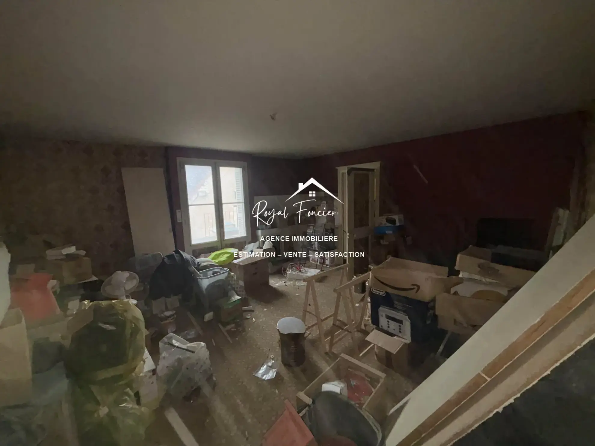 RDC de l'immeuble Ensemble immobilier à rénover avec maison ancienne et immeuble à Preuilly-sur-Claise 