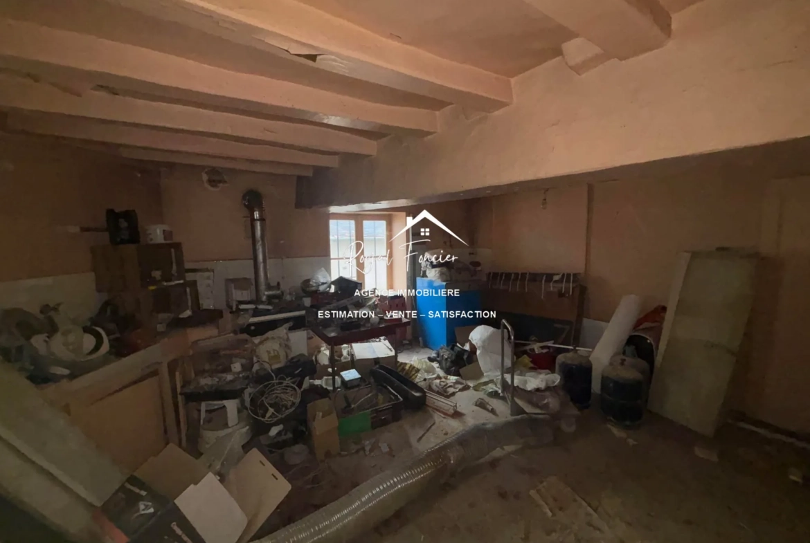 RDC de l'immeuble Ensemble immobilier à rénover avec maison ancienne et immeuble à Preuilly-sur-Claise 