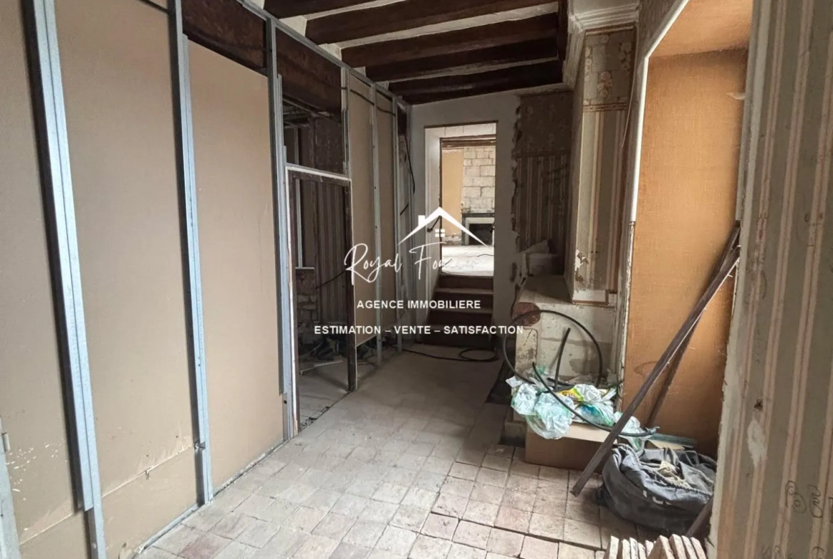 Appartement en rénovation Ensemble immobilier à rénover avec maison ancienne et immeuble à Preuilly-sur-Claise 