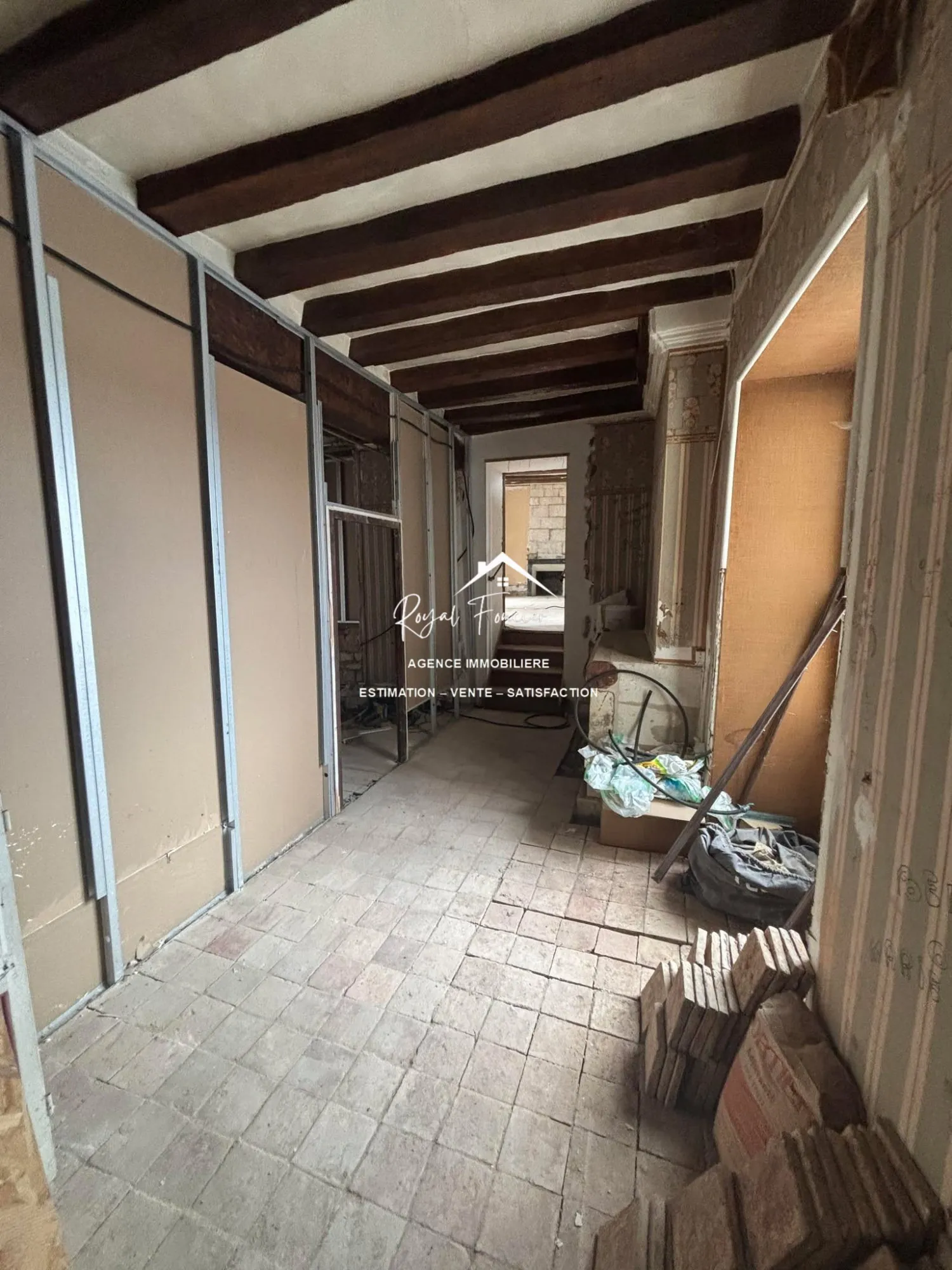 Appartement en rénovation Ensemble immobilier à rénover avec maison ancienne et immeuble à Preuilly-sur-Claise 
