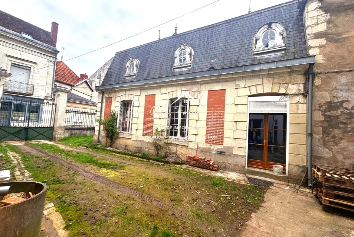 Maison ancienne + Immeuble de rapport à restaurer  Ensemble immobilier à rénover avec maison ancienne et immeuble à Preuilly-sur-Claise 