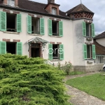 Maison ancienne à rénover avec jardin et dépendances à Dixmont 89500