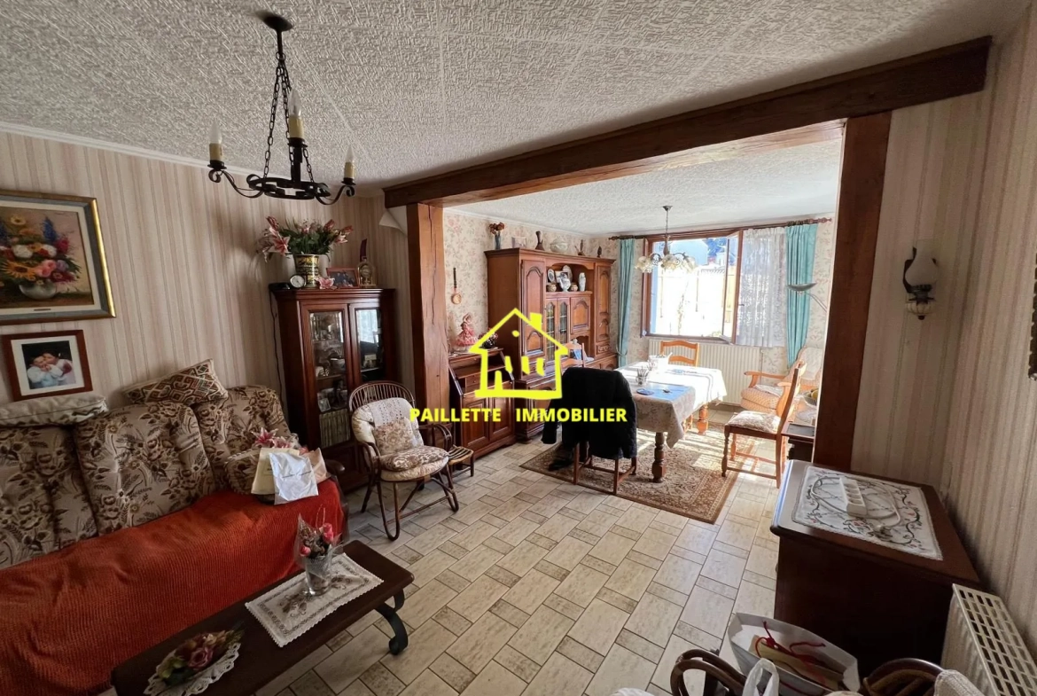 Maison mitoyenne à Fécamp de 75 m² avec terrasse et potentiel d'aménagement 