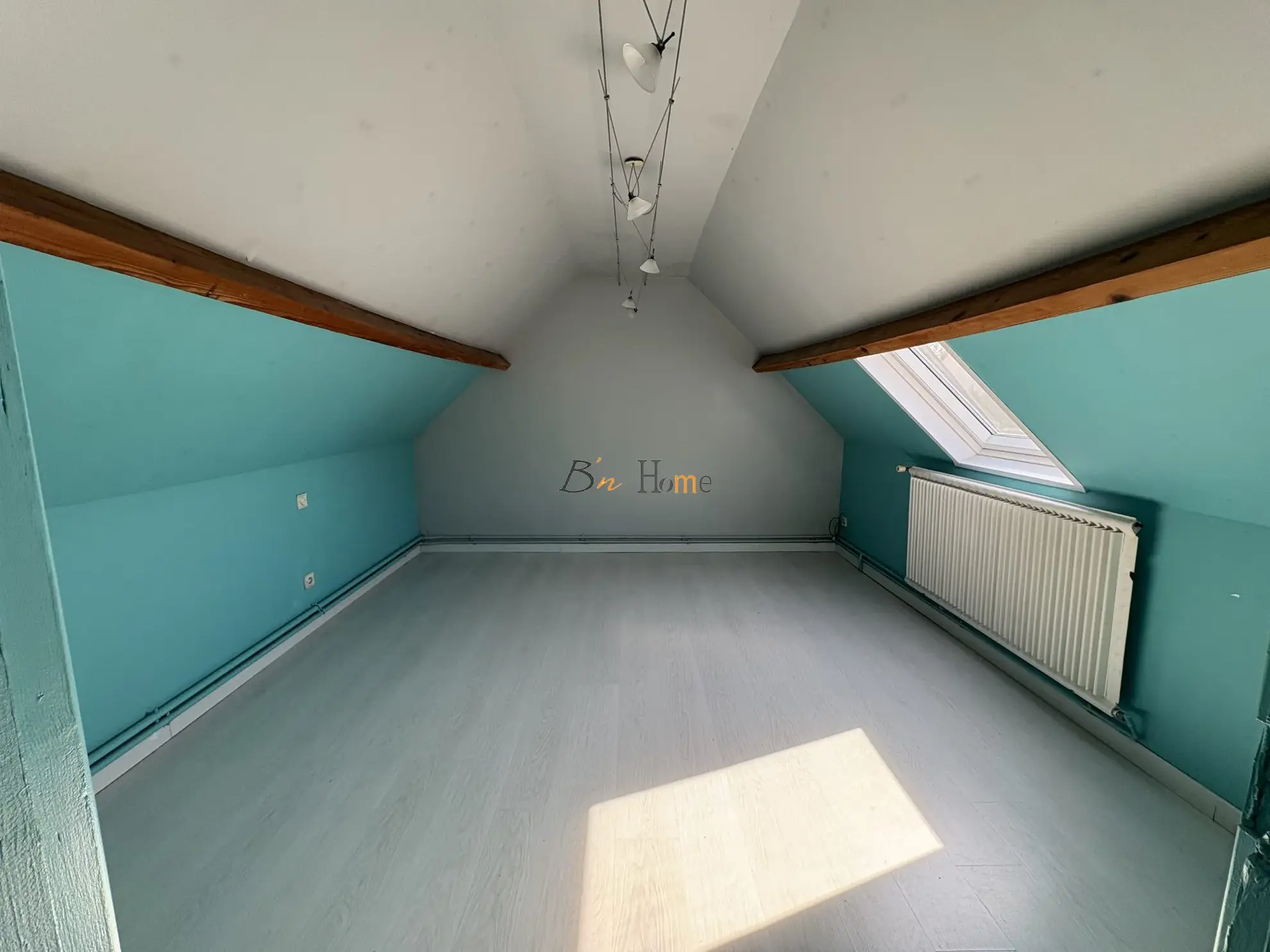 Charmante maison indépendante avec jardin à Puisieux - 3 chambres, garage et véranda lumineuse 
