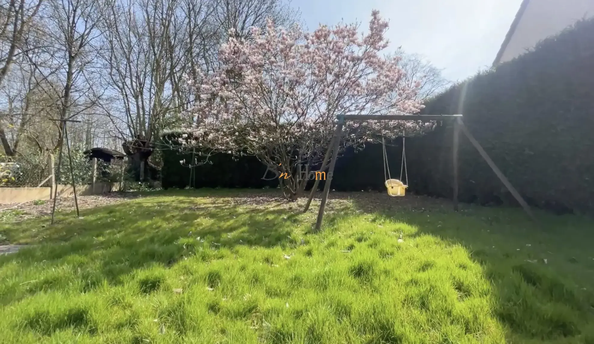 Charmante maison indépendante avec jardin à Puisieux - 3 chambres, garage et véranda lumineuse 
