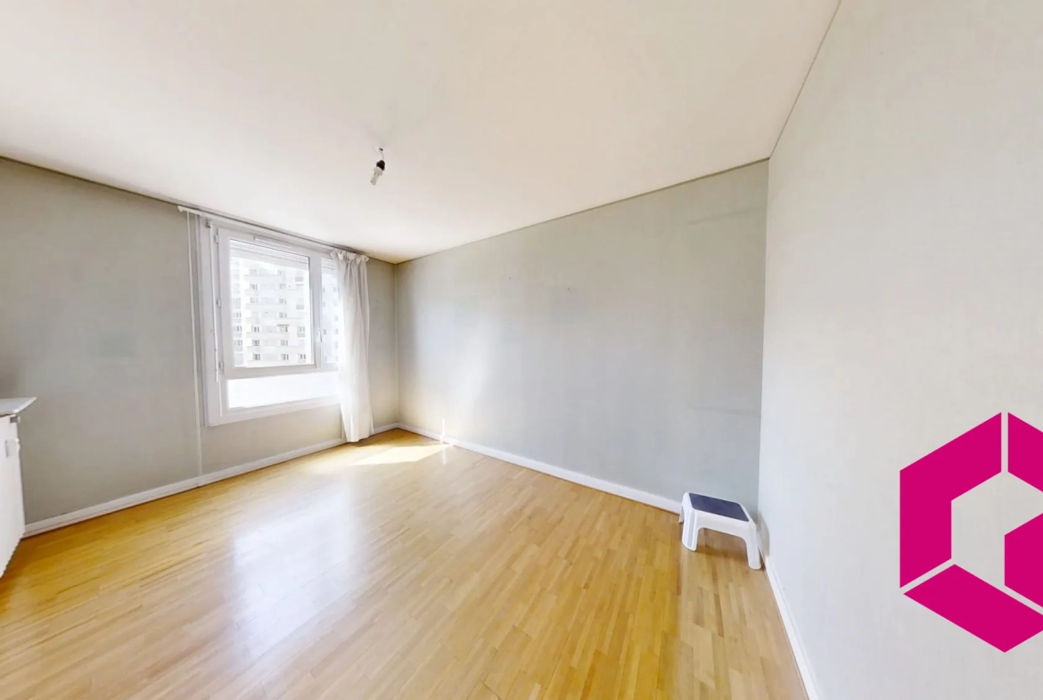 Grand appartement T5 de 105m² à Bellevue avec parking et cave 