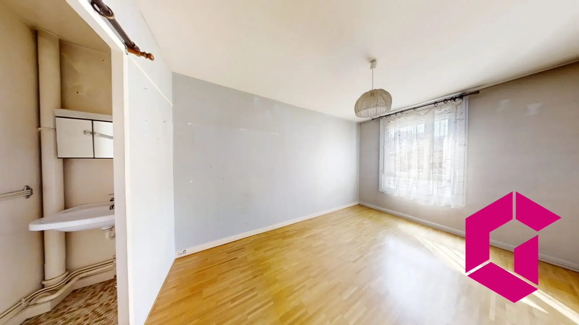 Grand appartement T5 de 105m² à Bellevue avec parking et cave 