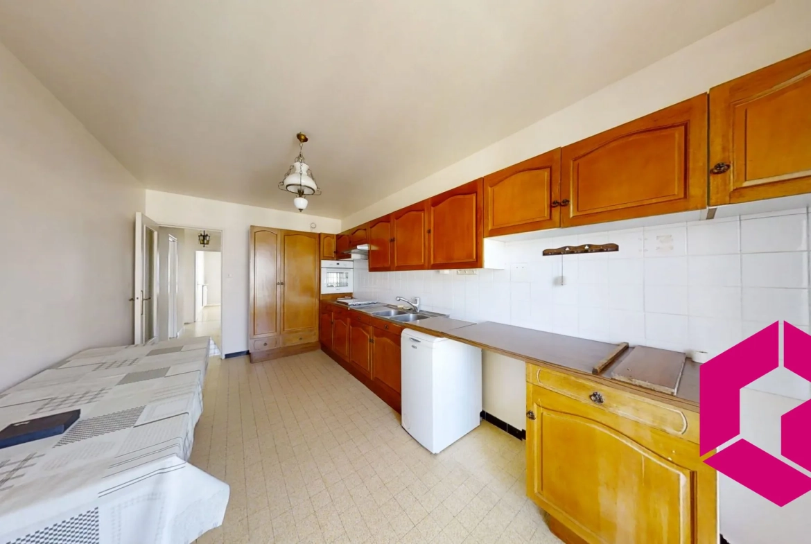 Grand appartement T5 de 105m² à Bellevue avec parking et cave 