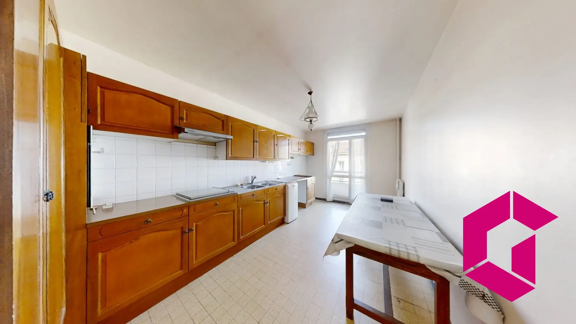 Grand appartement T5 de 105m² à Bellevue avec parking et cave 
