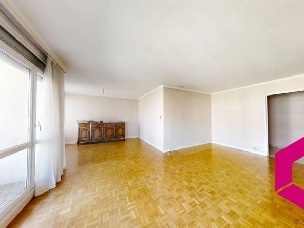 Grand appartement T5 de 105m² à Bellevue avec parking et cave