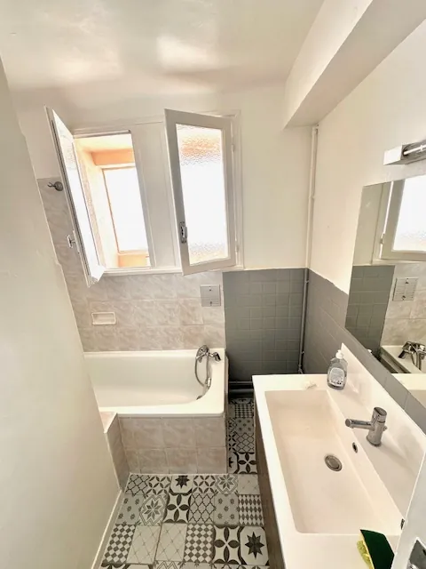 Appartement T3-4 de 67m2 à Montpellier secteur sud avec terrasse 